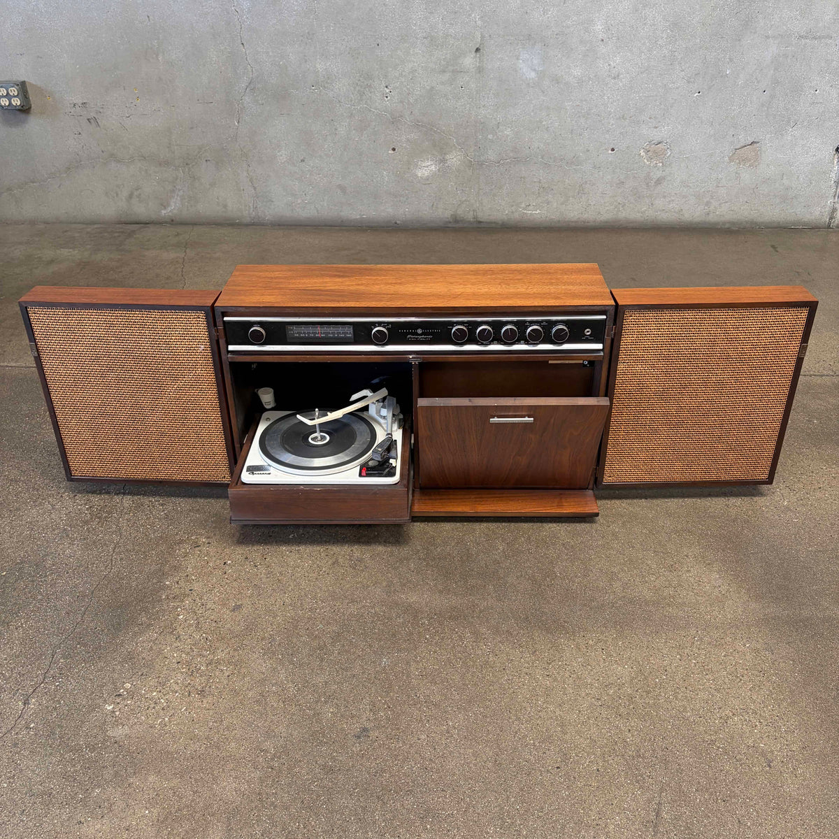 Vintage Stereophonic Radio and Vinyl System