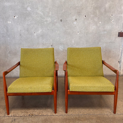 Pair Of Mid Century Modern Danish Modern Chairs 1960's