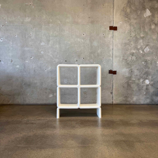 Umbo Style Shelf