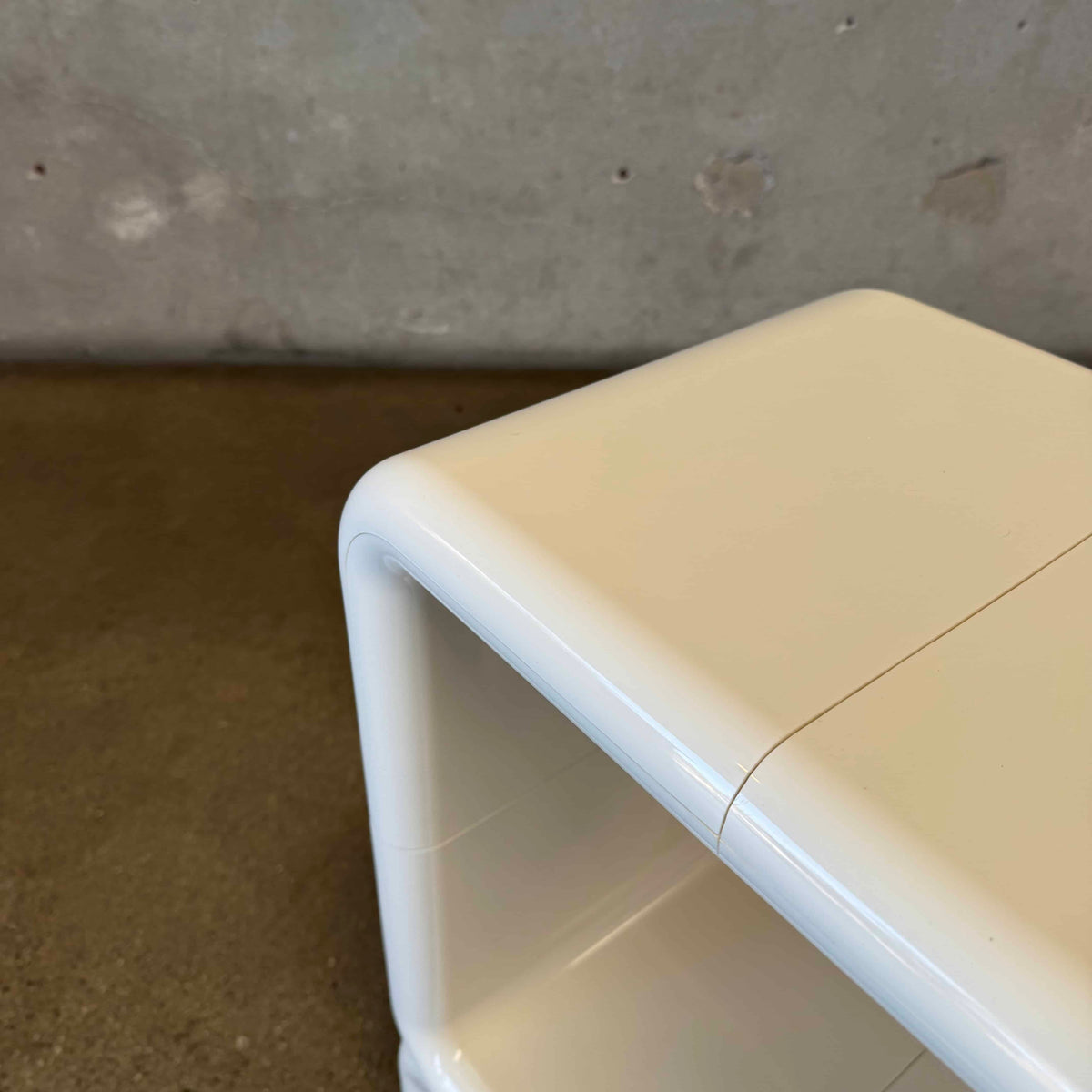 Limbo Style Small Shelf