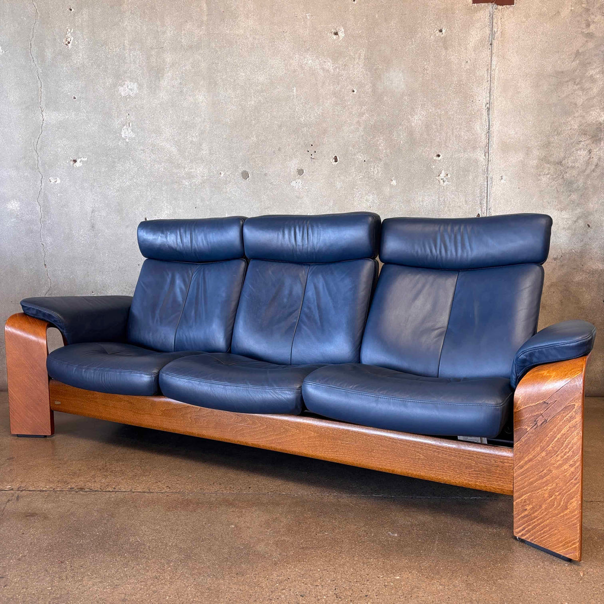 Ekomes Stress less Pegasus Blue Leather Recliner Sofa - Norway