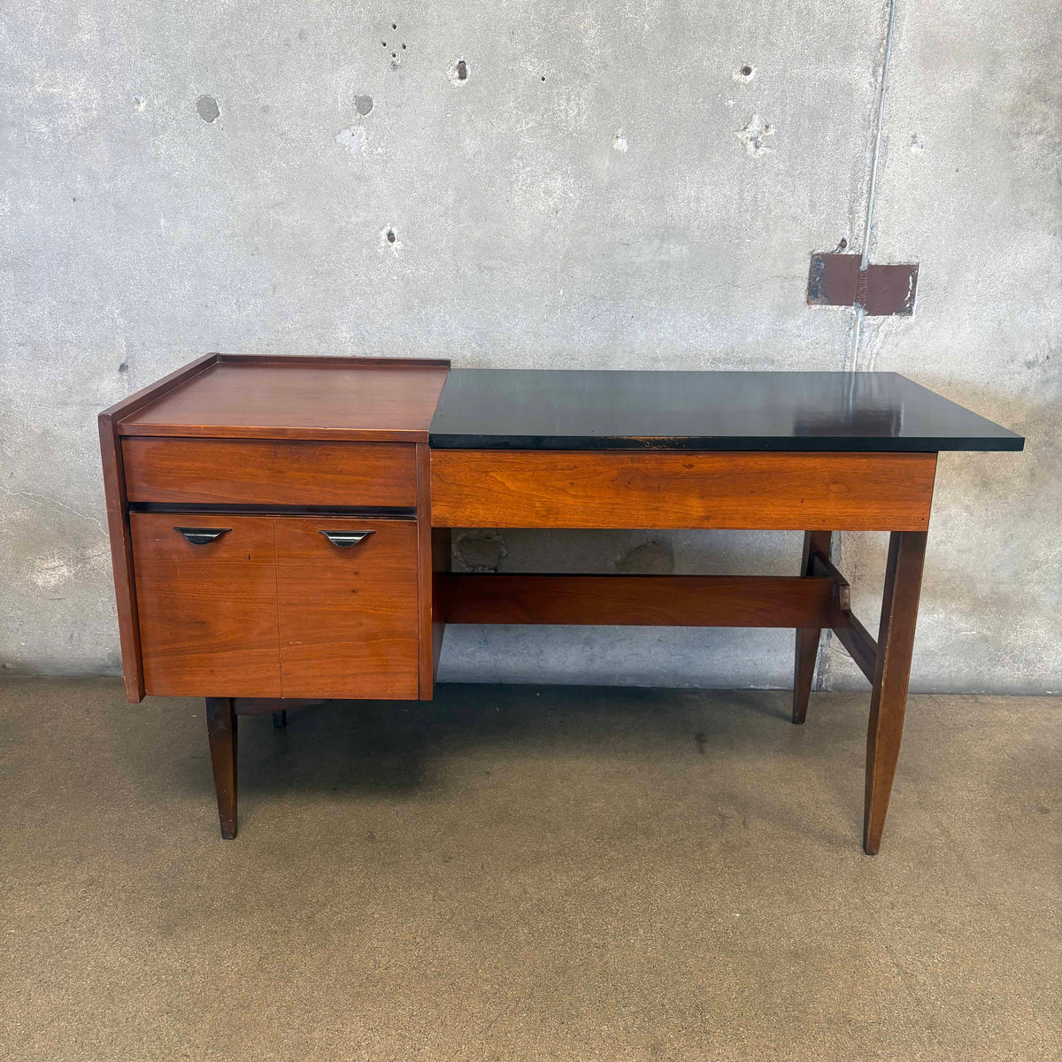 Mainline Hooker Desk