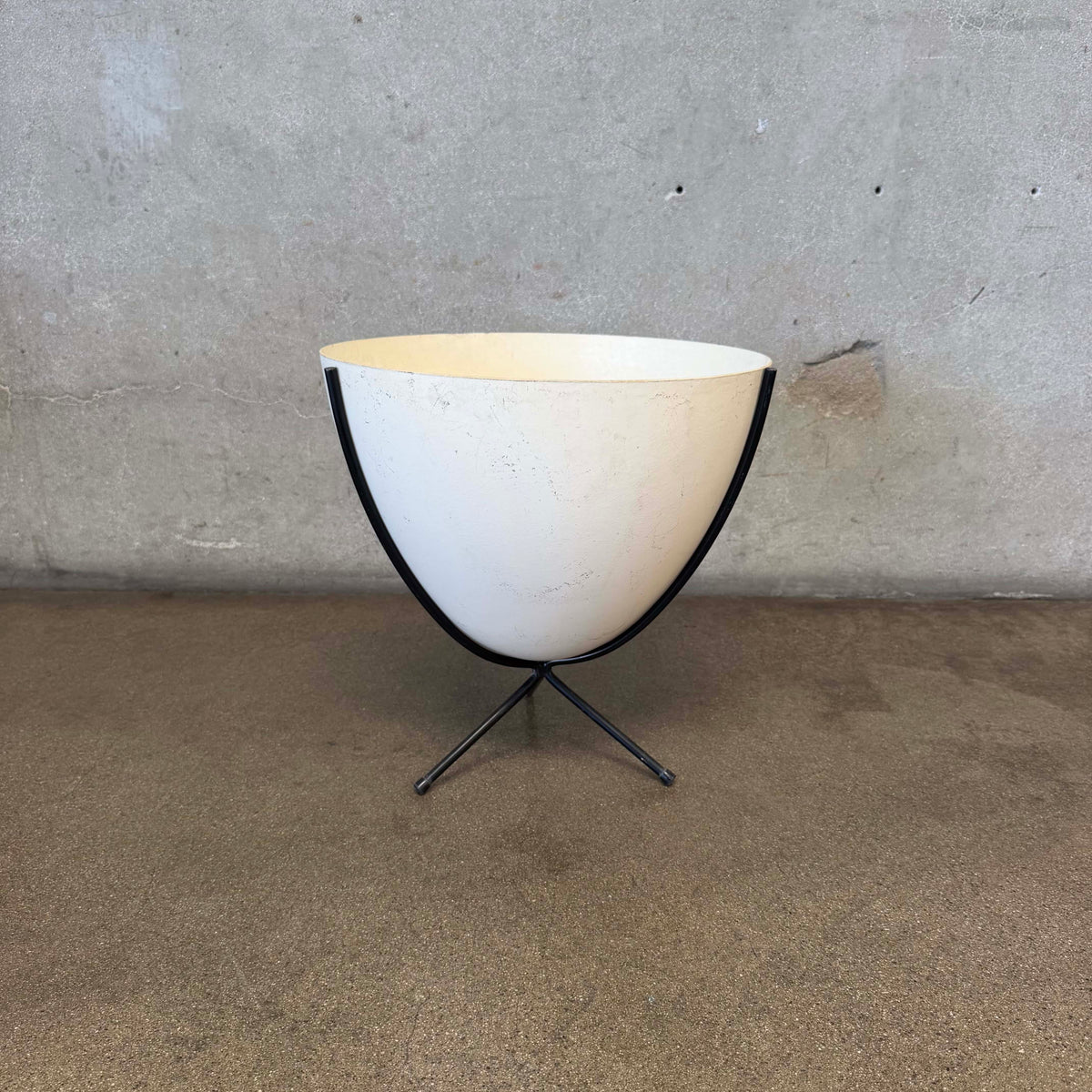 Medium Bullet Fiberglass Planter With Iron Stand