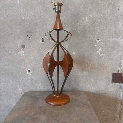 Vintage Atomic/ Mid Century Modern Walnut Lamp