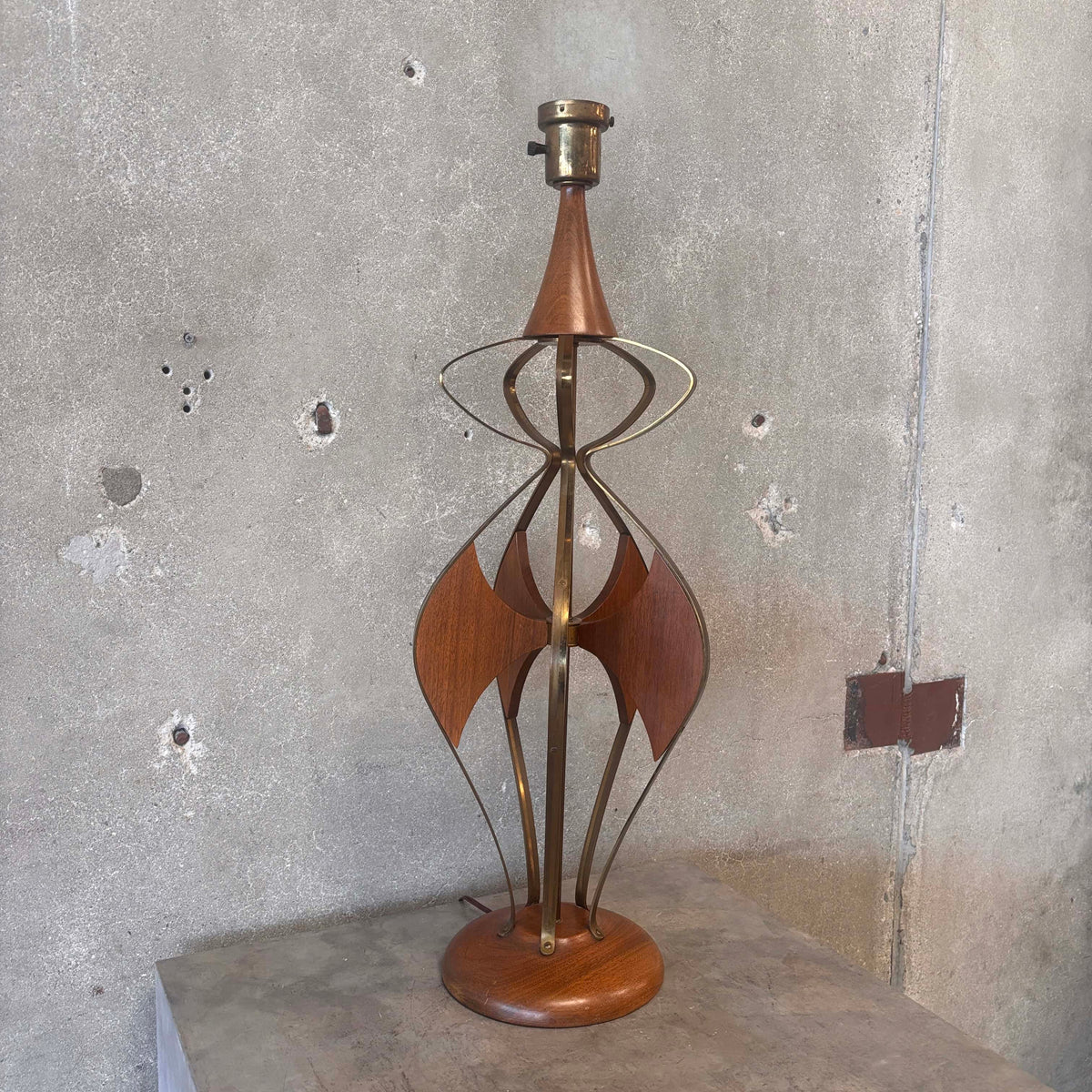 Vintage Atomic/ Mid Century Modern Walnut Lamp
