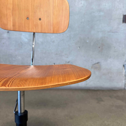 Danish Modern Kevi Task Chair By Jorgen Rasmussen