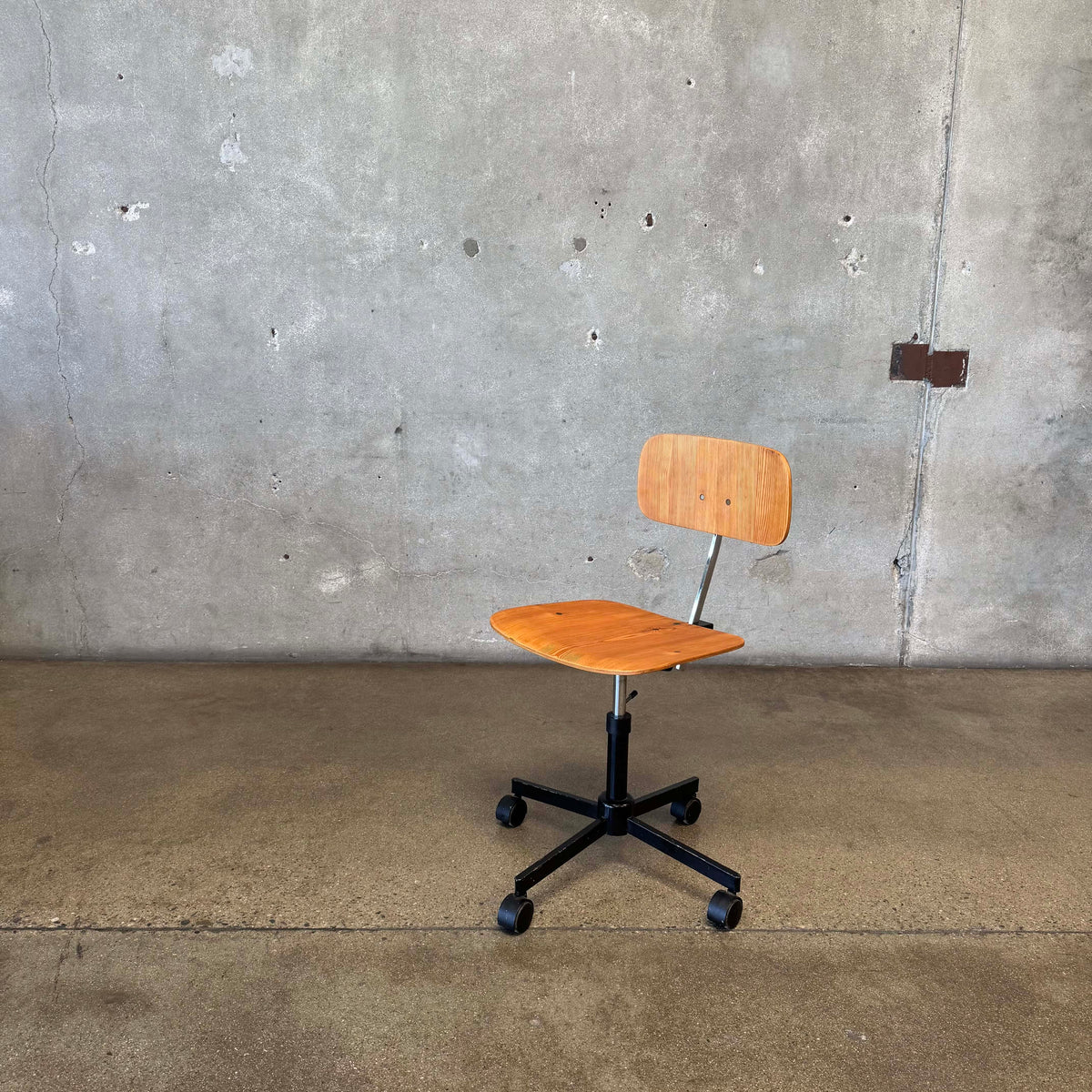 Danish Modern Kevi Task Chair By Jorgen Rasmussen