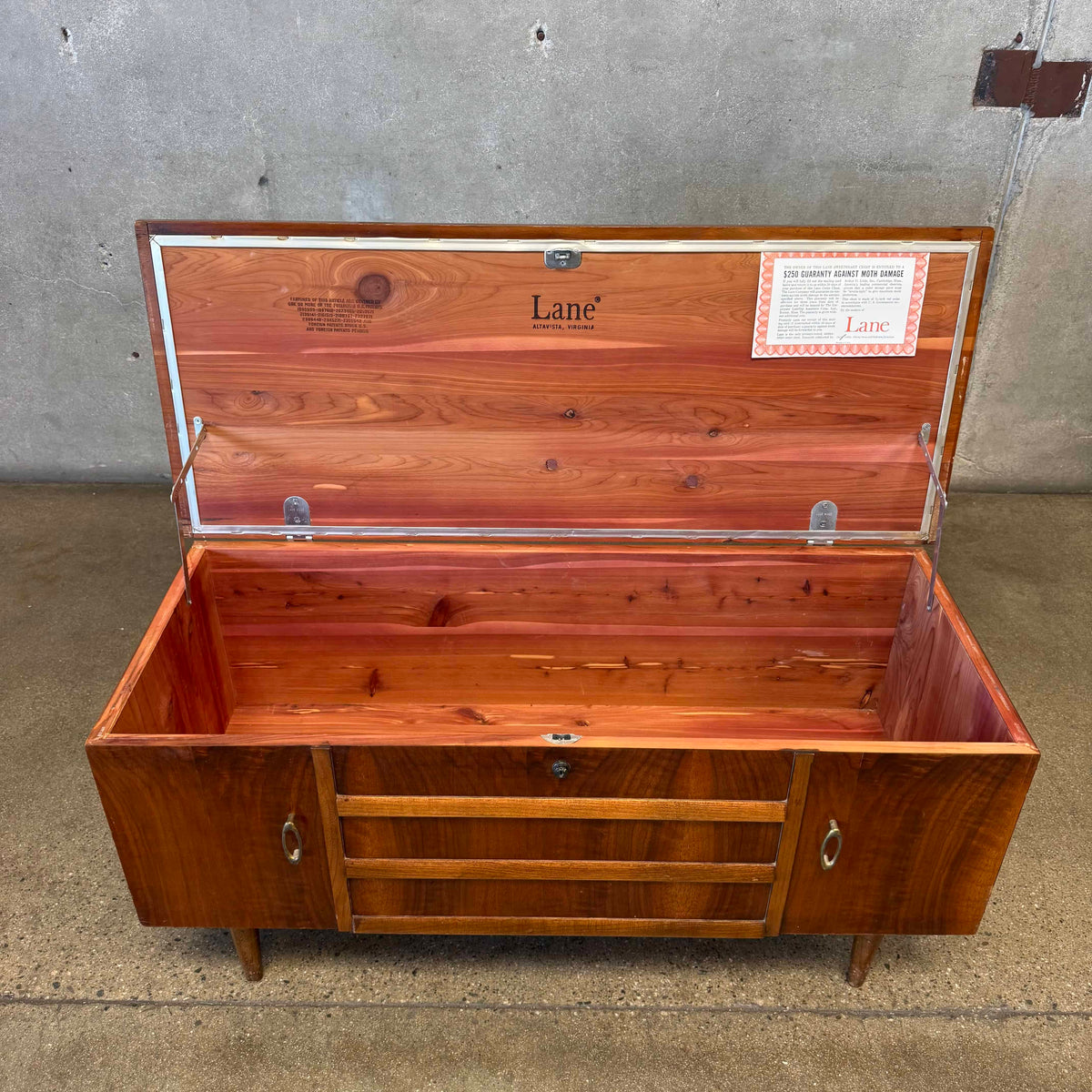 Vintage Lane Cedar Chest