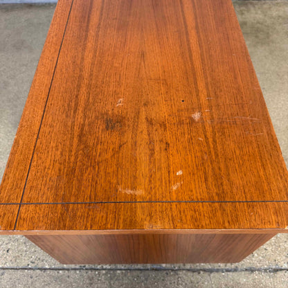 Vintage Lane Cedar Chest