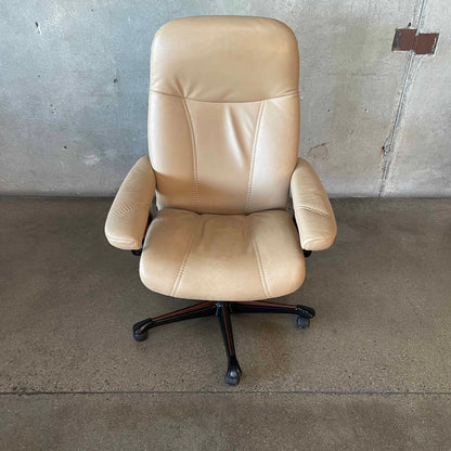 Ekornes Stressless Consul Leather Recliner Chair