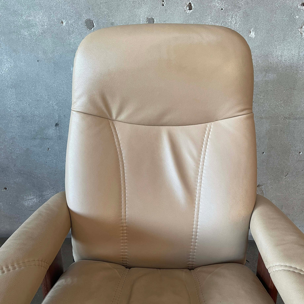 Ekornes Stressless Consul Leather Recliner Chair
