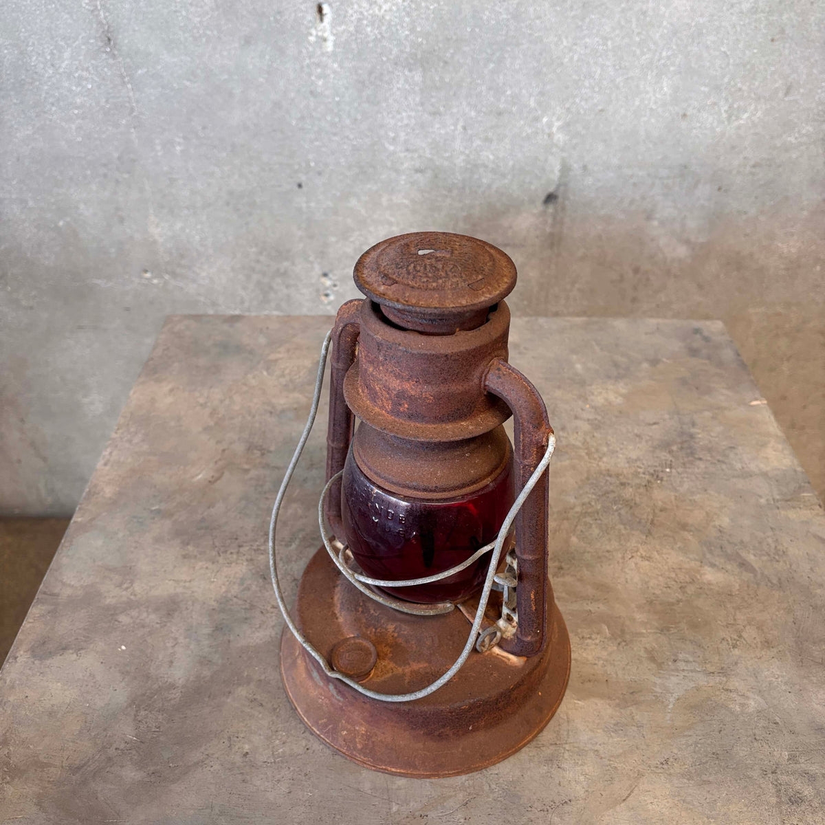 Rustic Dietz Little Giant Lantern With Red Globe