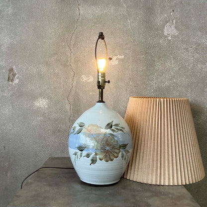 Vintage Ceramic Table Lamp w/ Shade