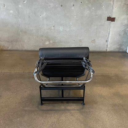 Modern Lounge Chair in the Style of Cassina
