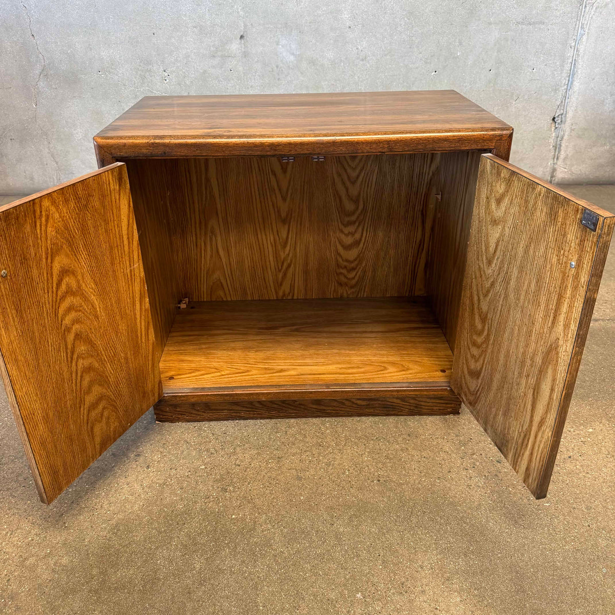 Single Cabinet With Doors