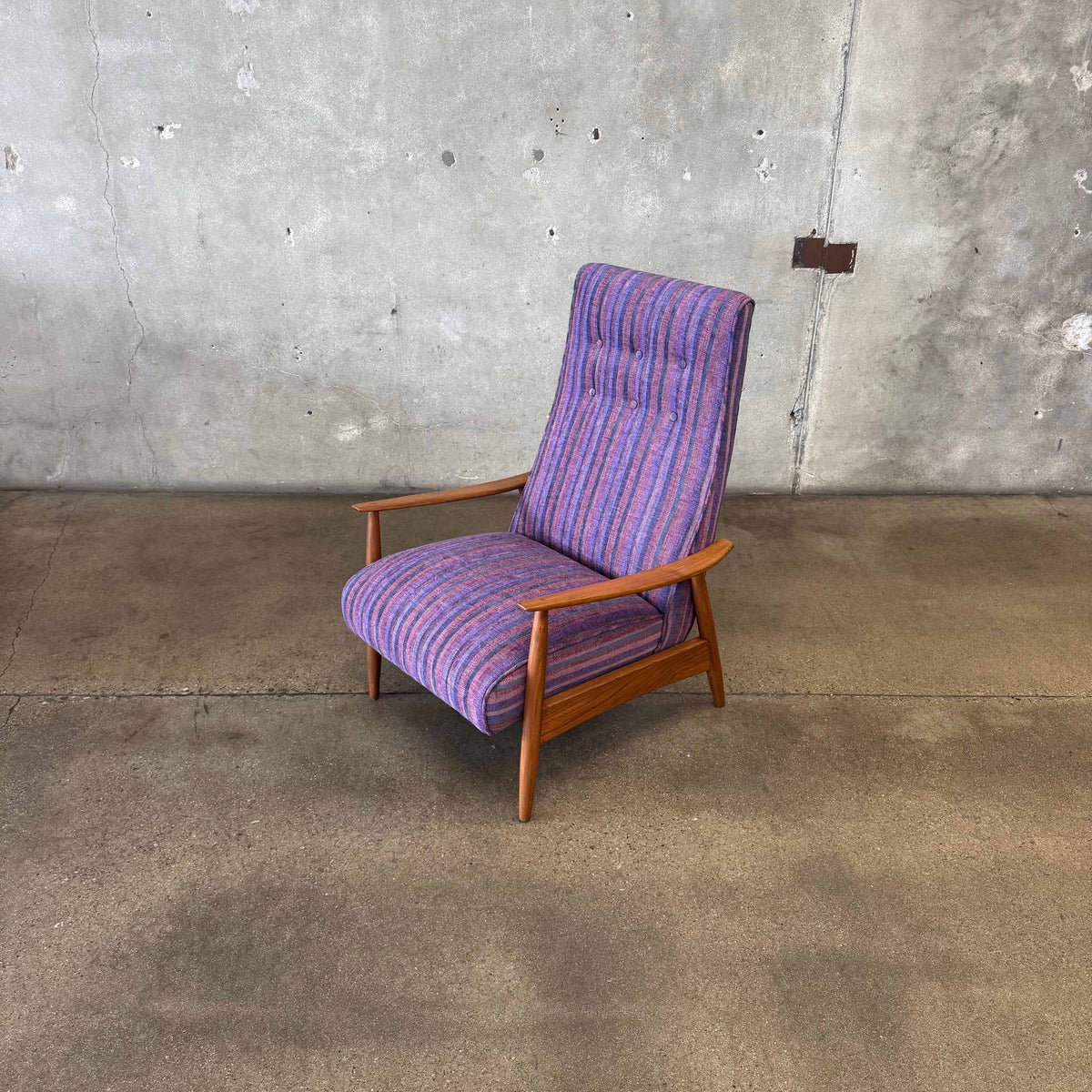 Mid Century Modern Reclining Lounge Chair By Milo Baughman for James Inc
