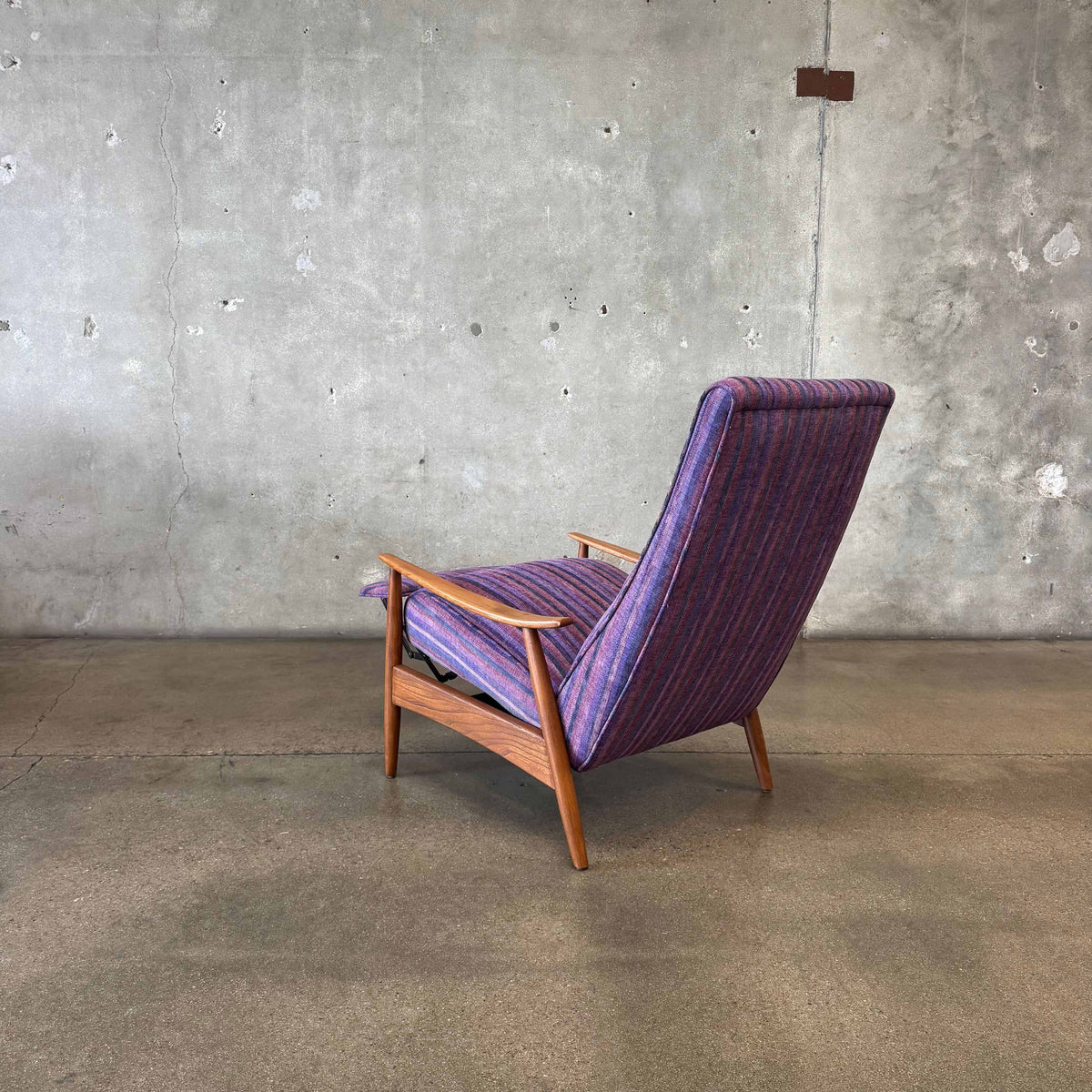 Mid Century Modern Reclining Lounge Chair By Milo Baughman for James Inc