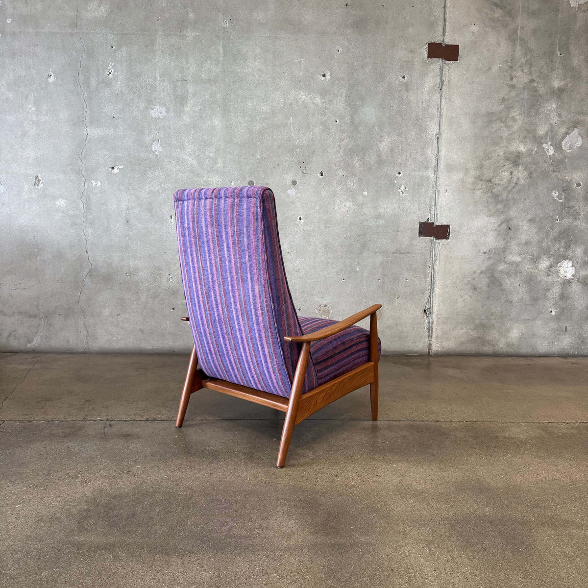 Mid Century Modern Reclining Lounge Chair By Milo Baughman for James Inc