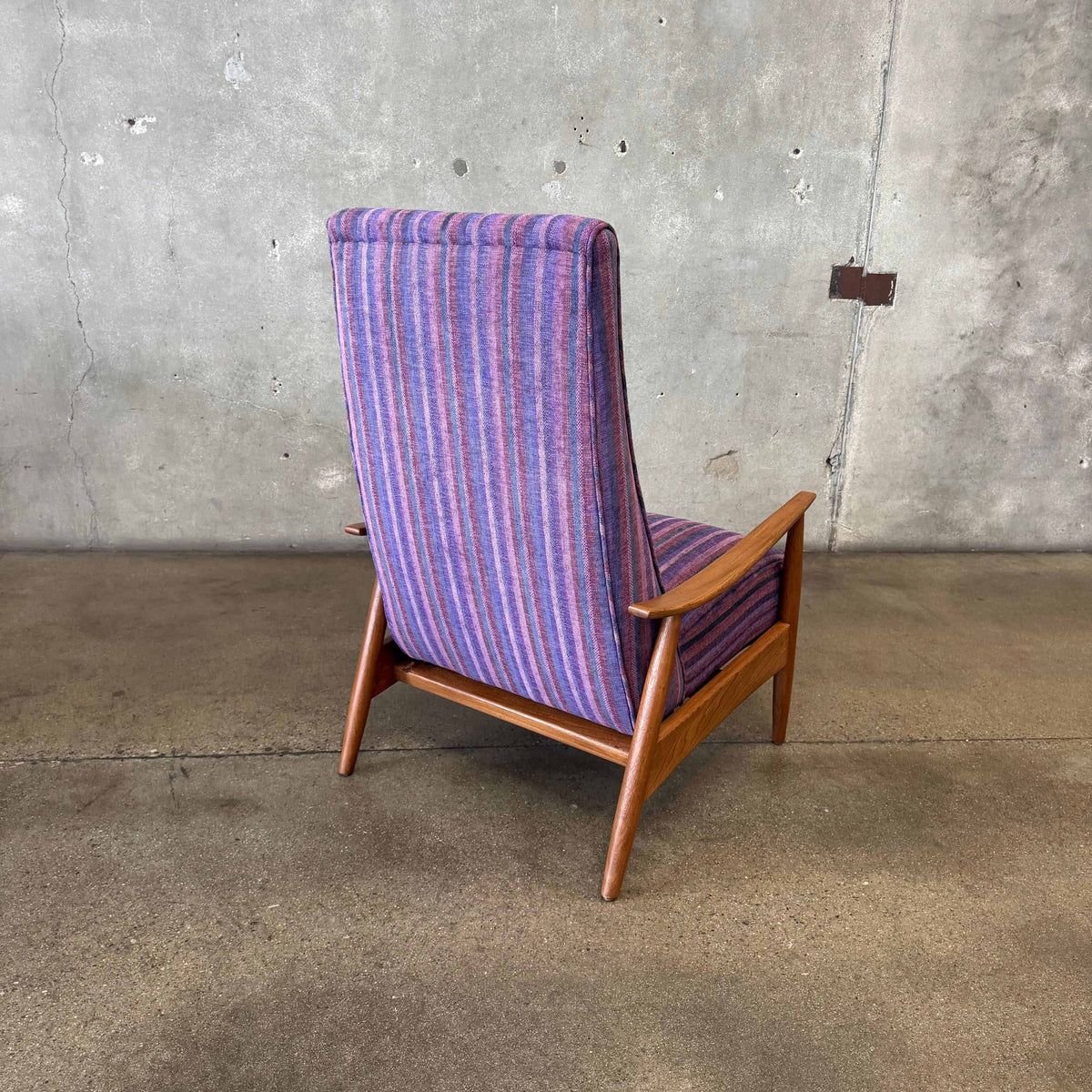 Mid Century Modern Reclining Lounge Chair By Milo Baughman for James Inc