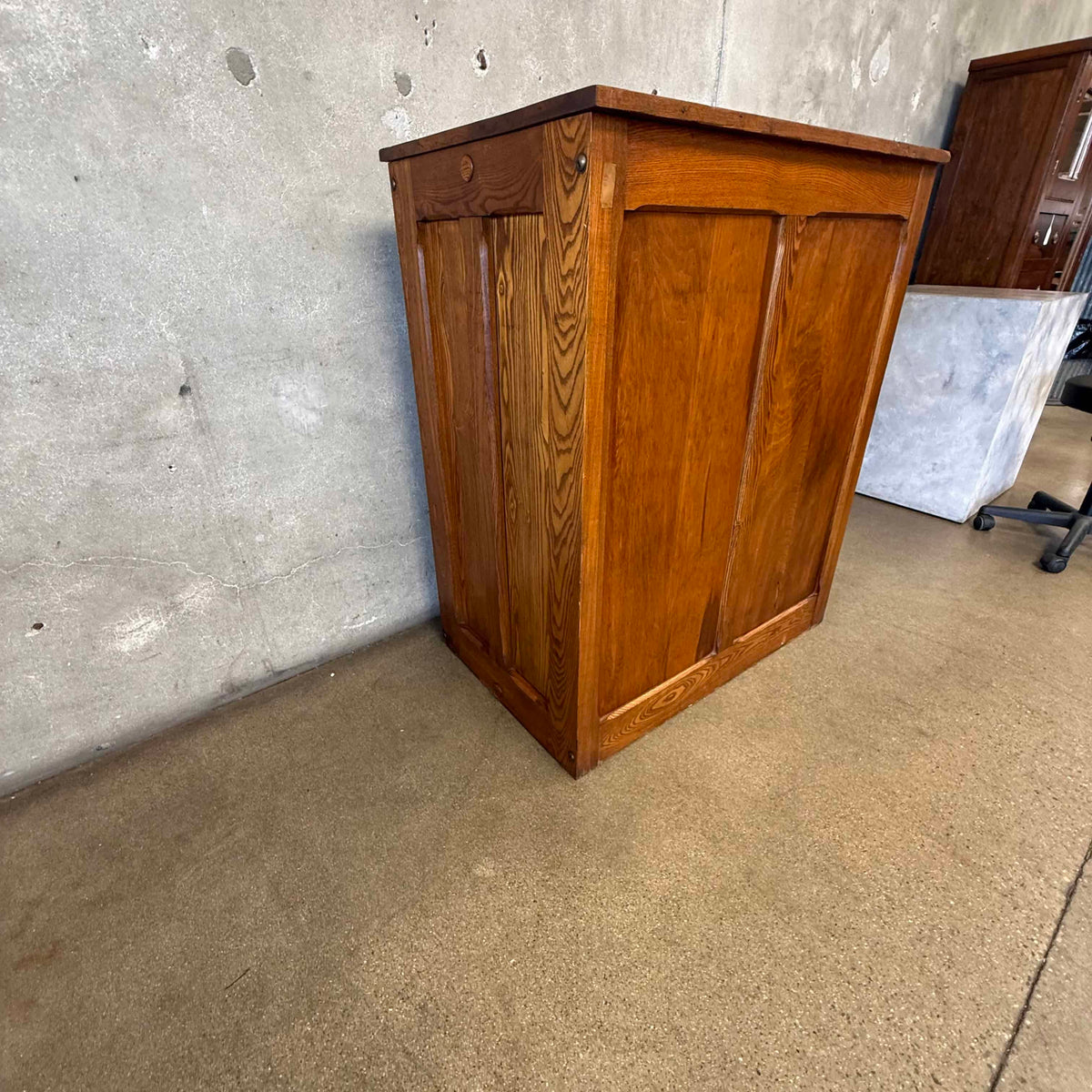1920s Oak 24" Drawer Printers Flat File Cabinet by Hamilton Co. (Original Finish)