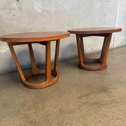 Pair of Mid Century Modern Lane Rhythm Round End Tables, Original Finish