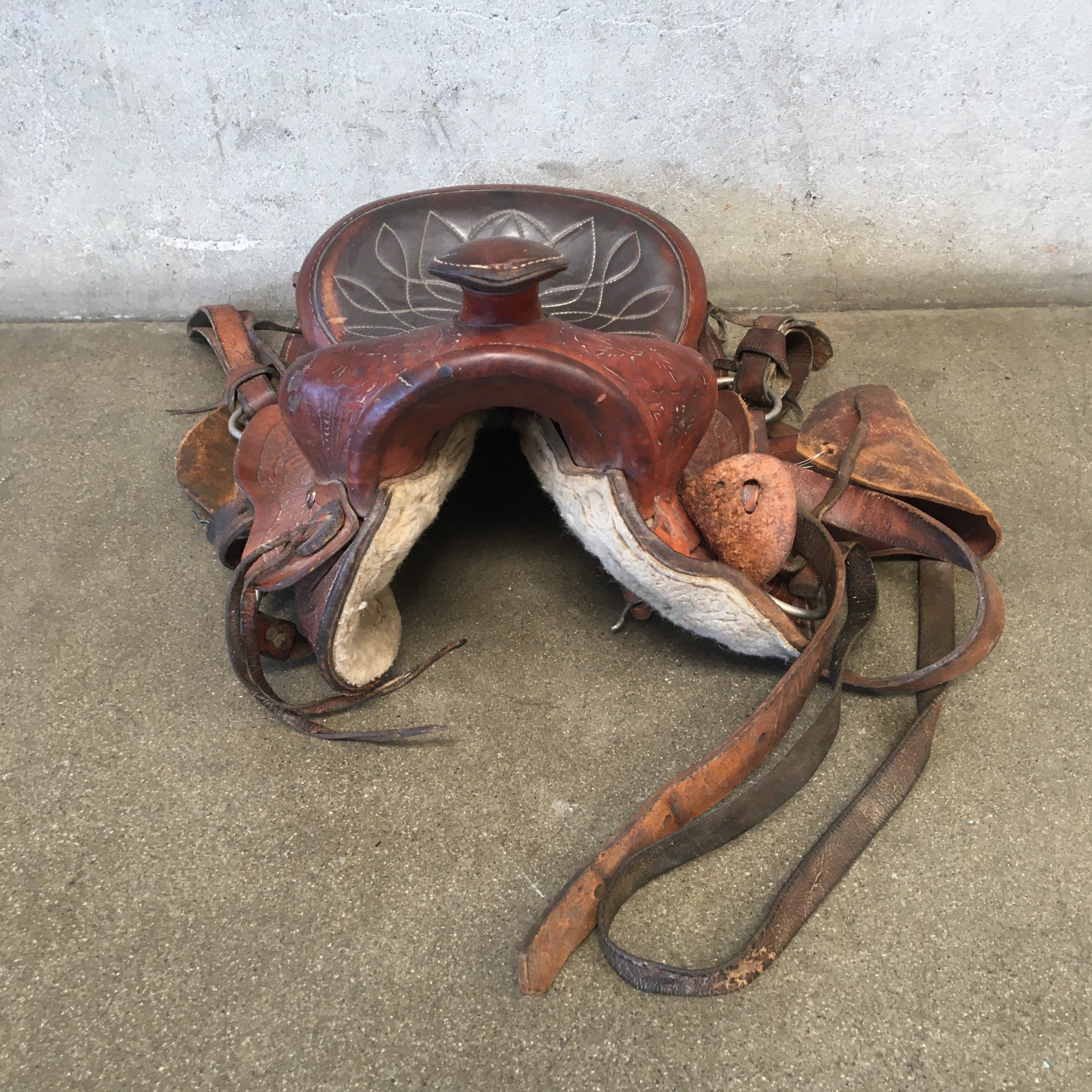 Vintage Tooled Big Horn Brown Leather Horse Saddle