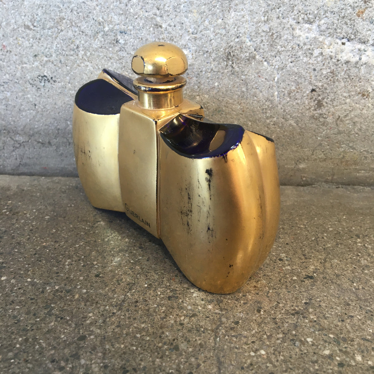Antique Coque D'or Perfume Bottle by Guerlain