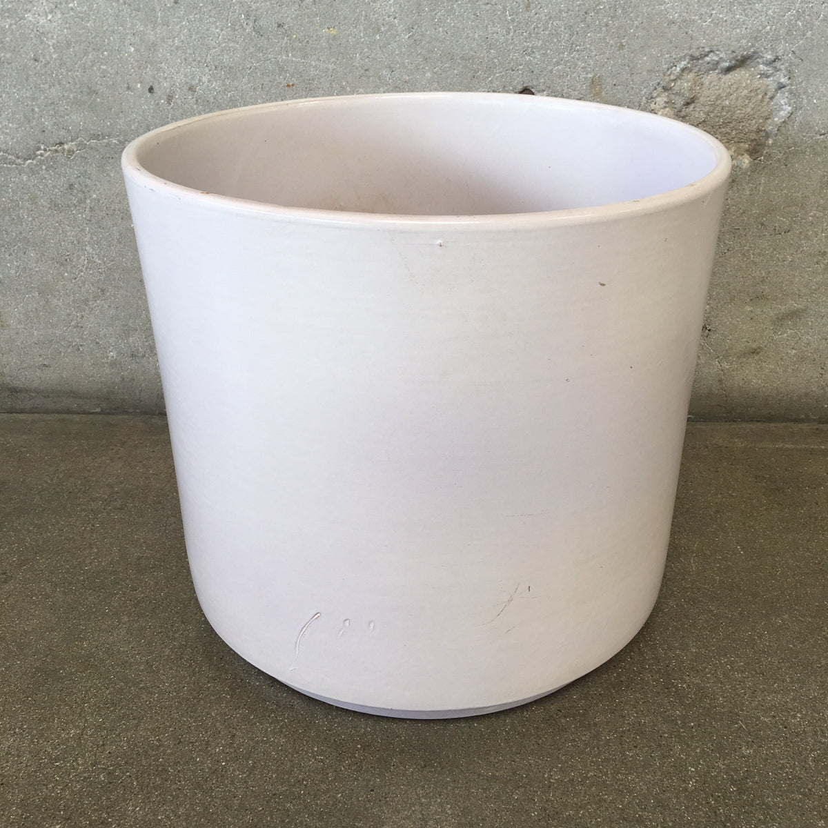 Mid Century Modern White Gainey Garden Pot