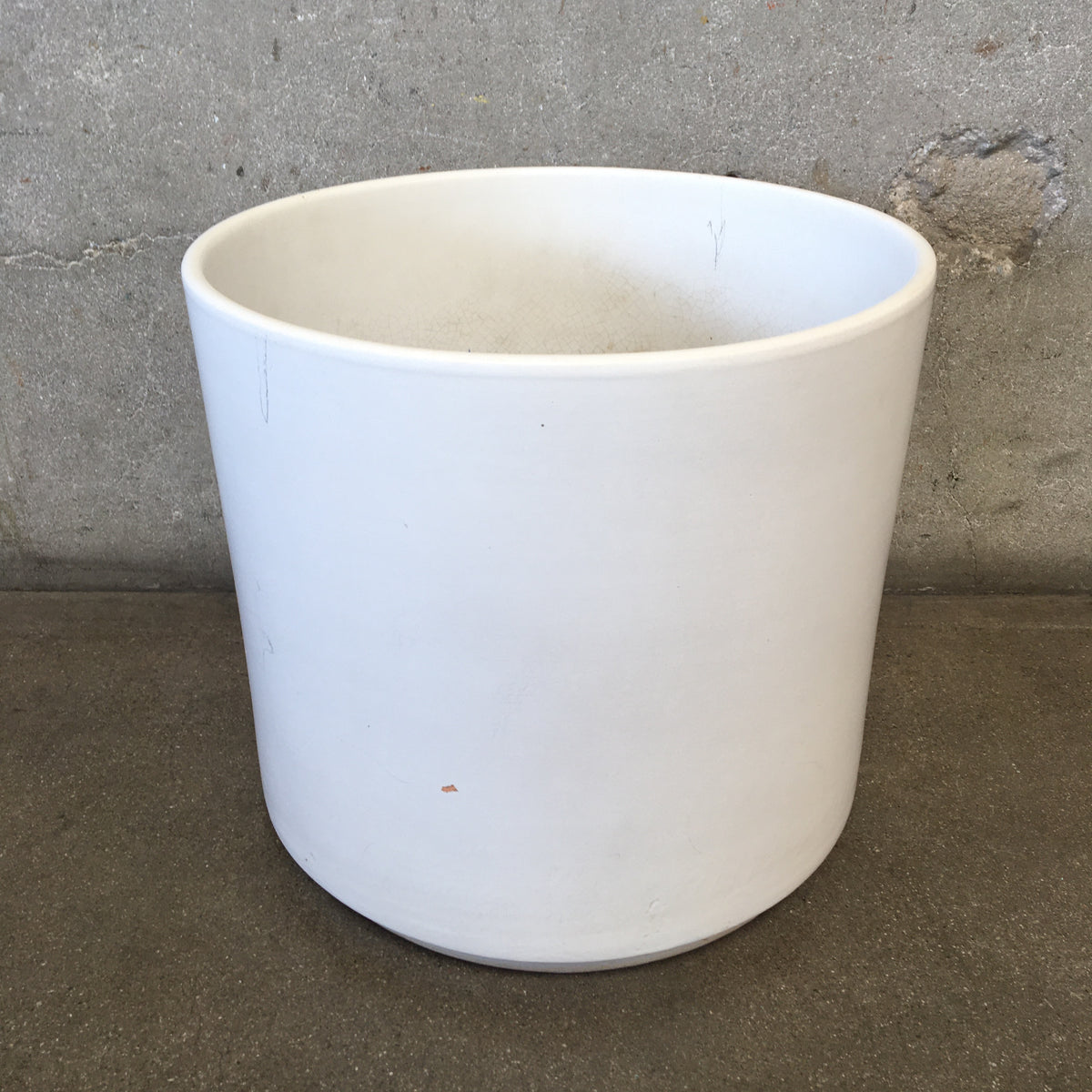 Mid Century Modern White Gainey Garden Pot