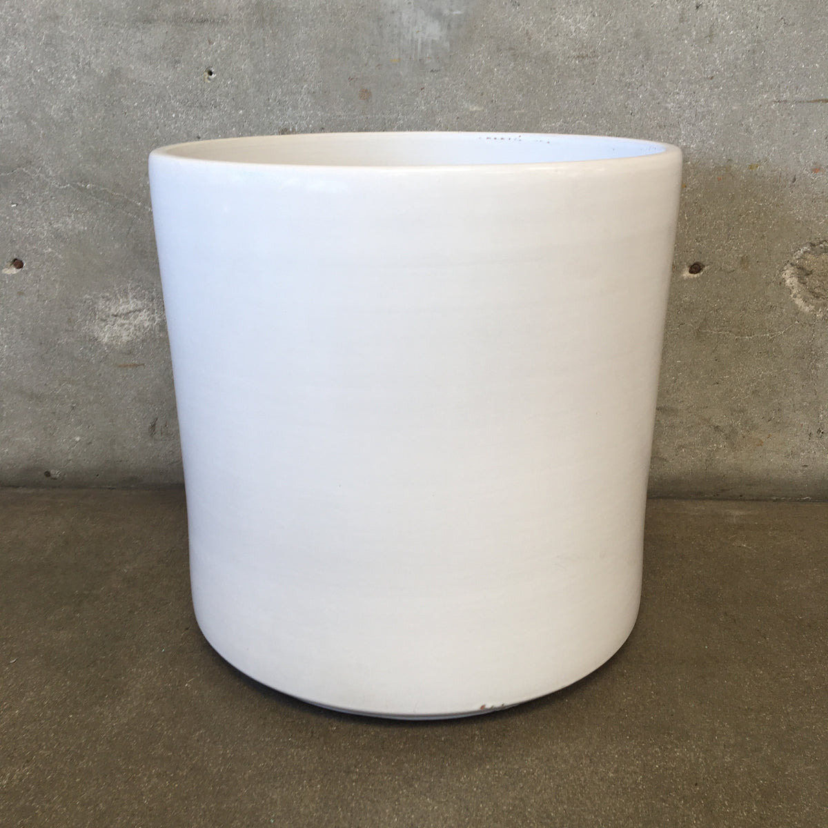 Mid Century Modern XL White Gainey Garden Pot