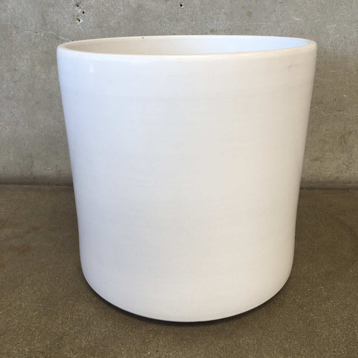 Mid Century Modern XL White Gainey Garden Pot