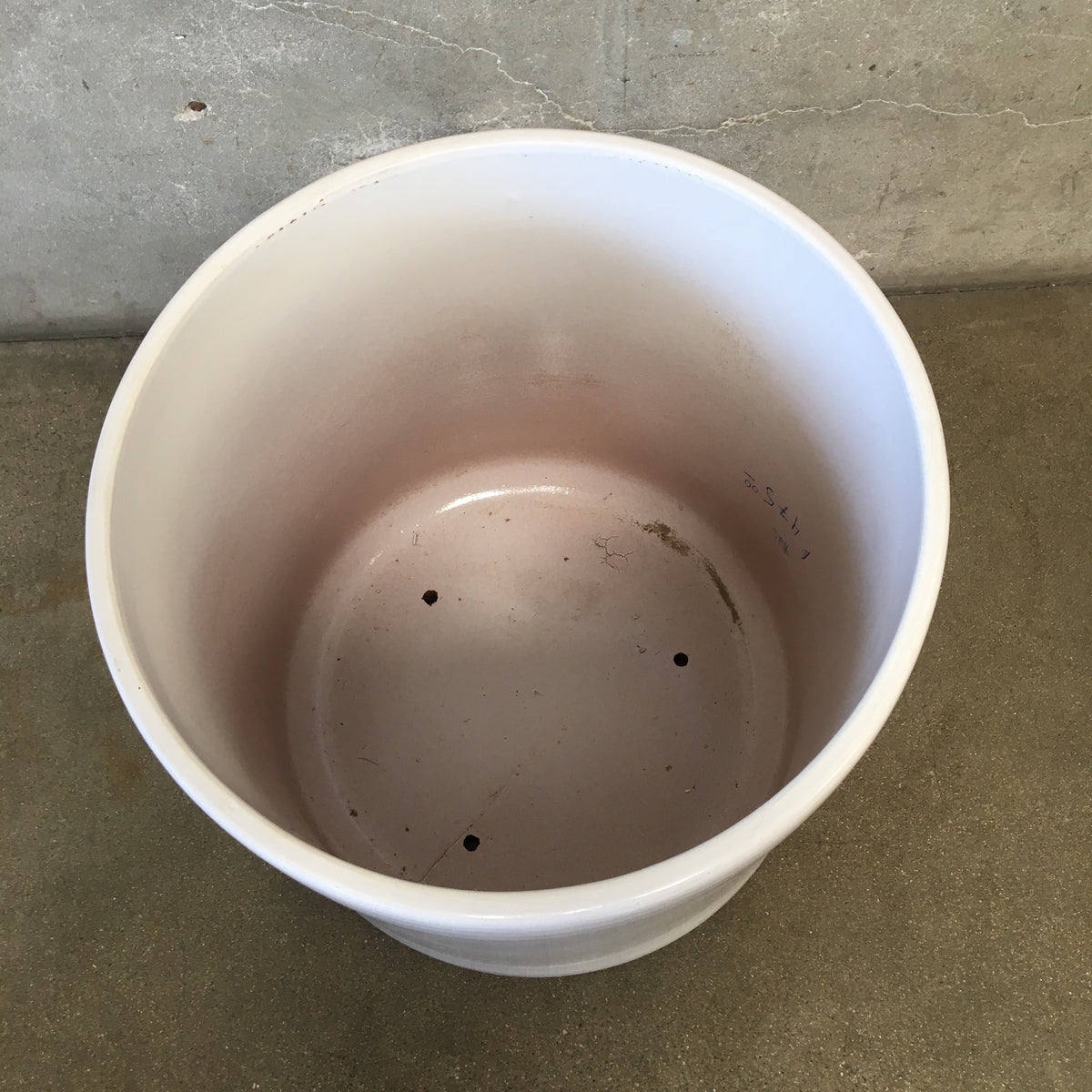 Mid Century Modern XL White Gainey Garden Pot