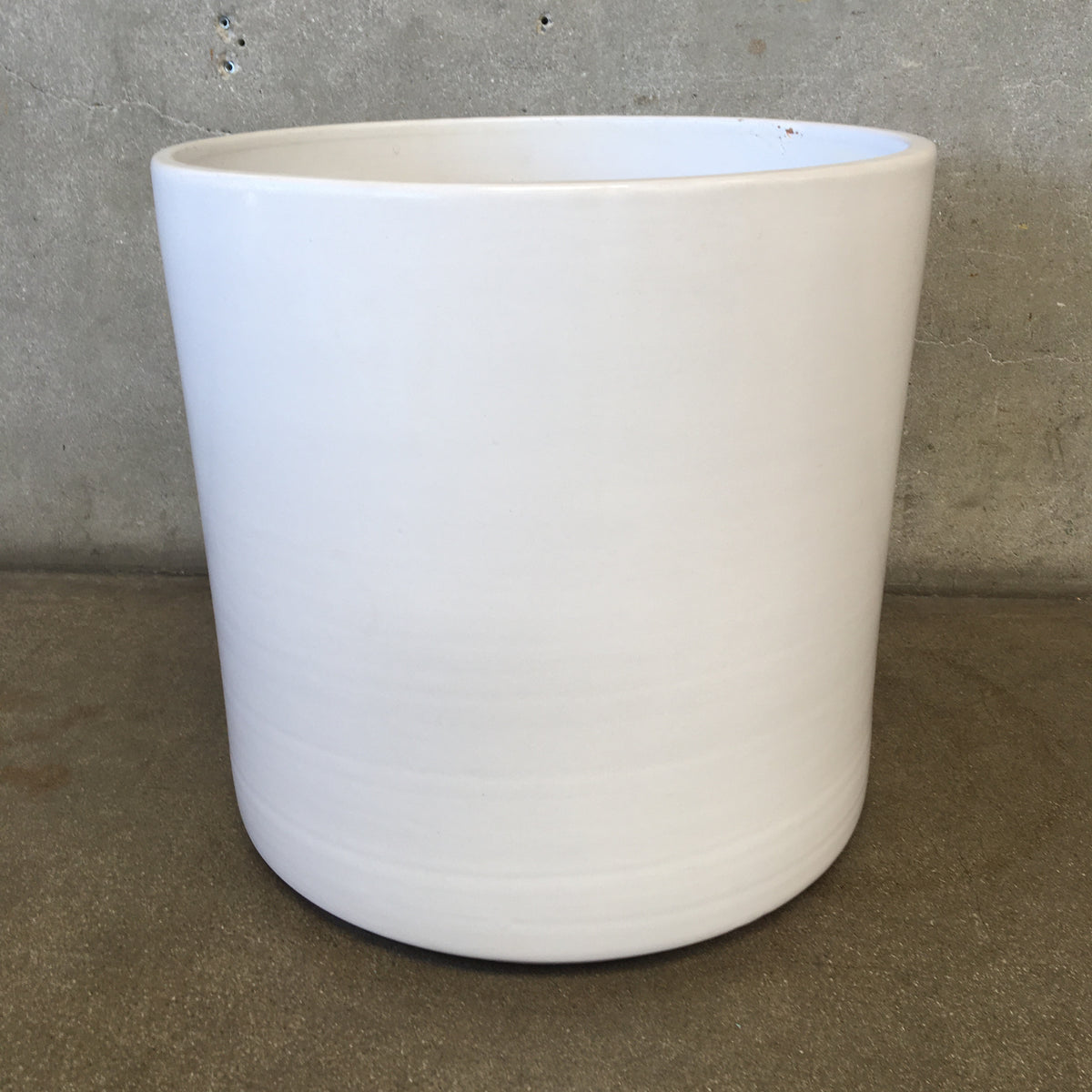 Mid Century Modern XL White Gainey Garden Pot