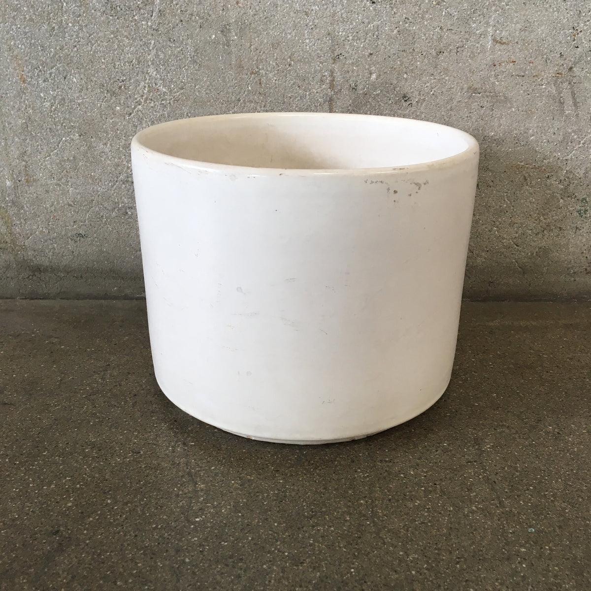 Mid Century Modern White Gainey Garden Pot