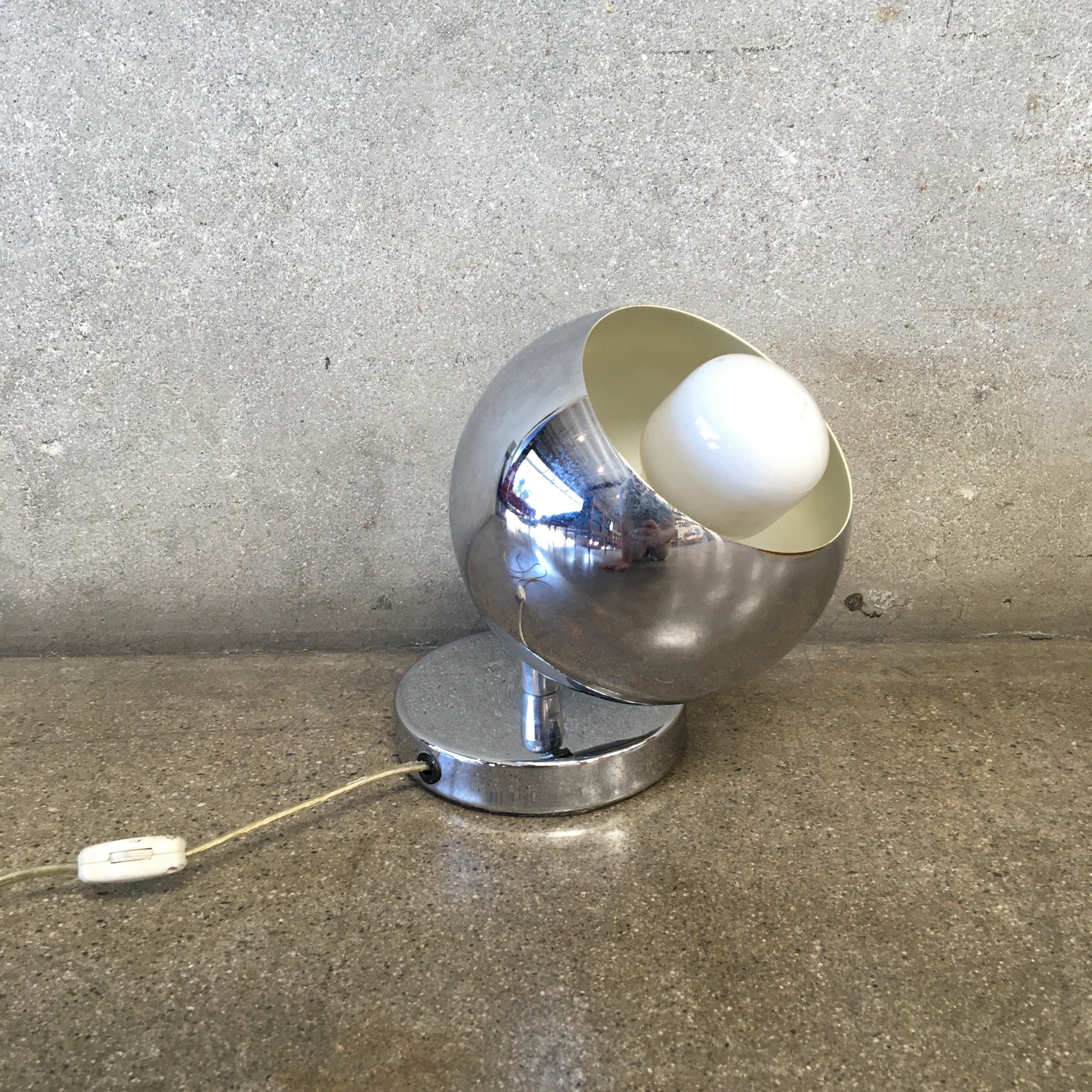 Mid century eyeball hot sale lamp