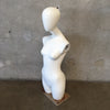 Mannequin with No Arms