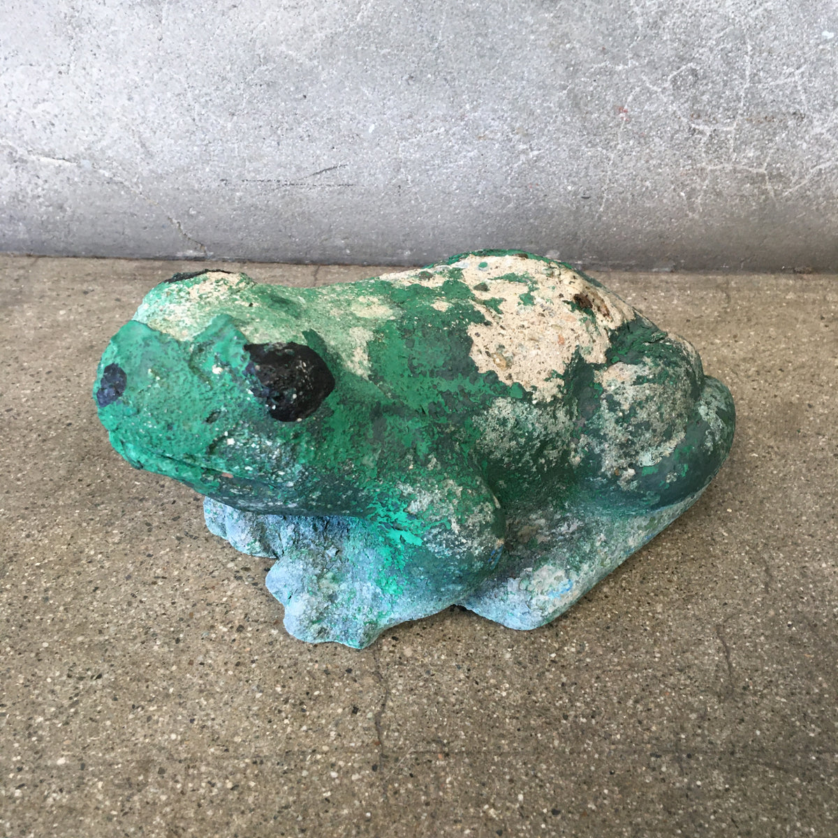 Small Concrete Garden Frog