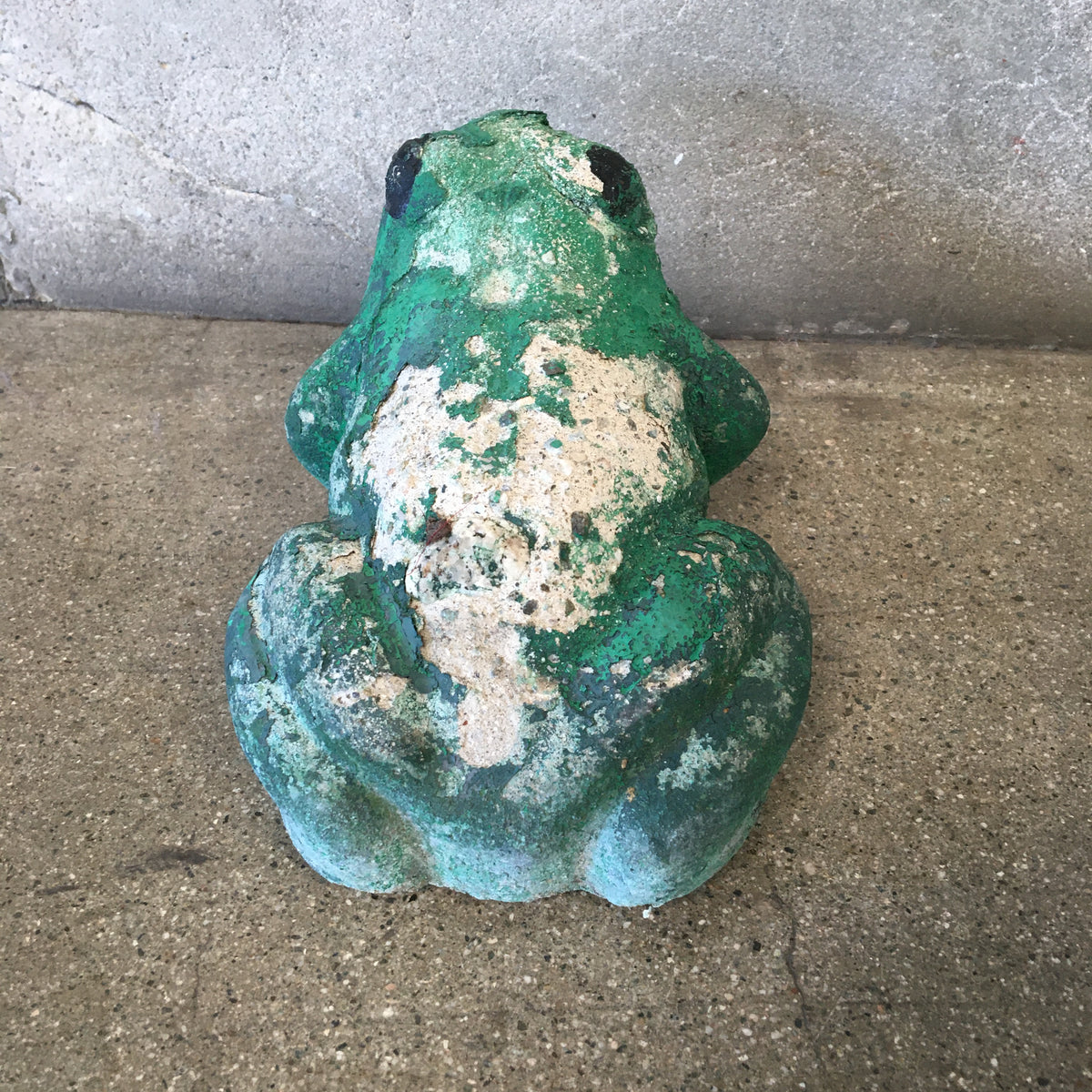 Small Concrete Garden Frog