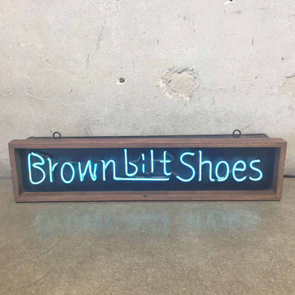 Brown-Bilt-Shoes Neon Sign