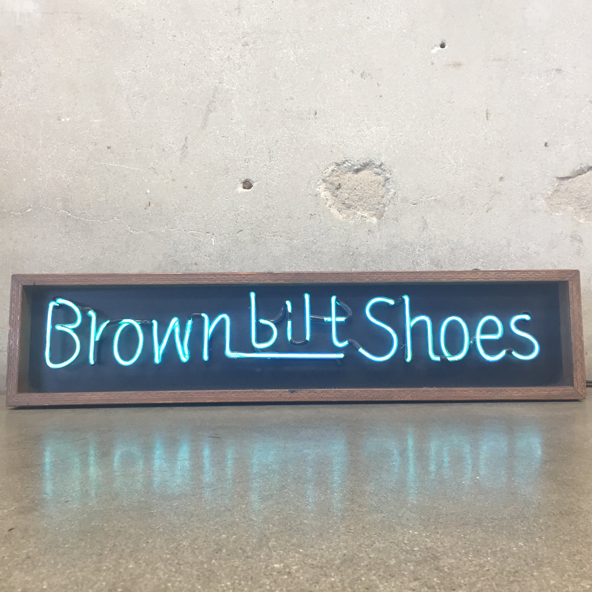 Brown-Bilt-Shoes Neon Sign