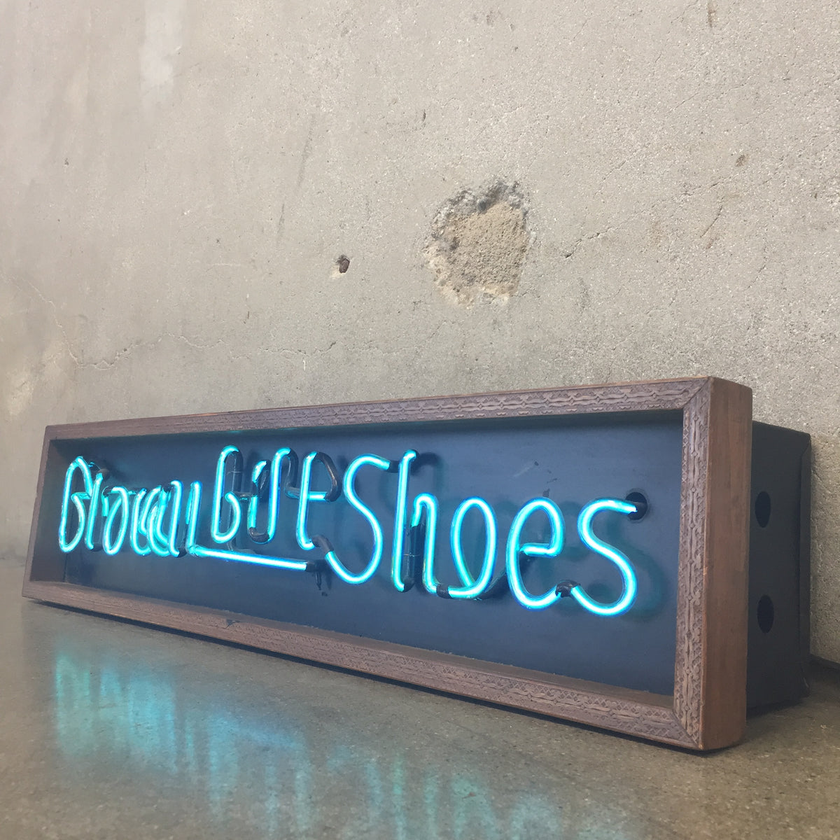 Brown-Bilt-Shoes Neon Sign