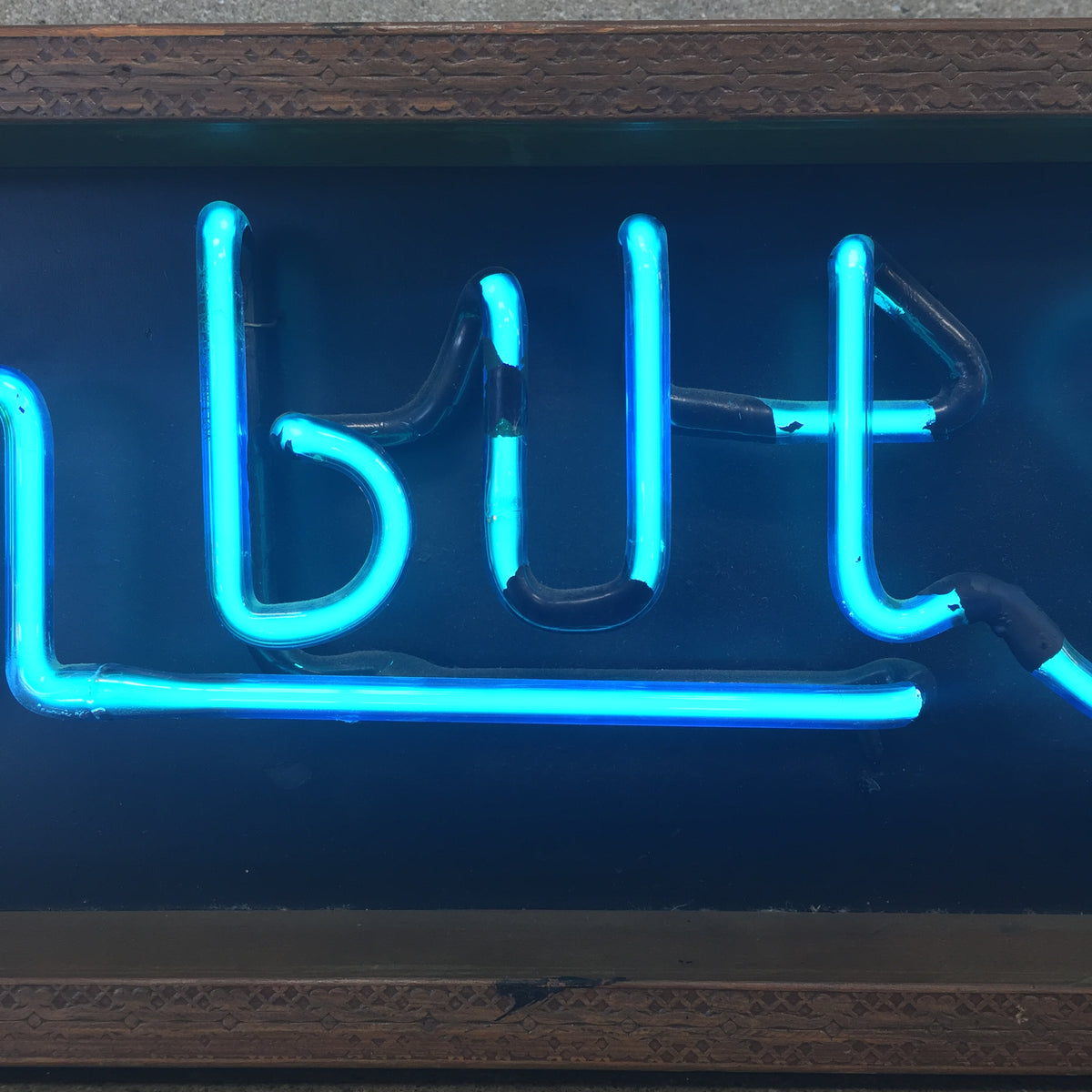 Brown-Bilt-Shoes Neon Sign